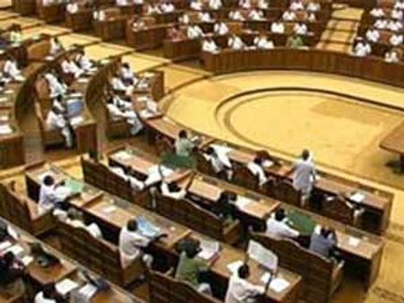 സര്‍ക്കാര്‍ ഉടുതുണി നഷ്ടപ്പെട്ട അവസ്ഥയില്‍