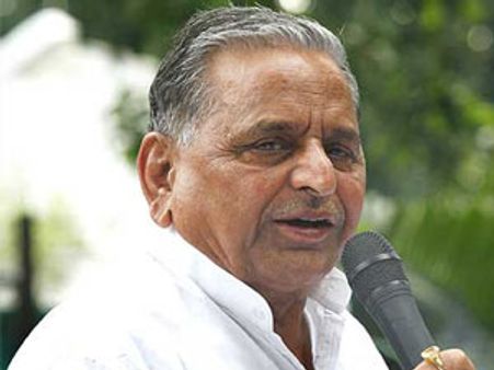 മുലായത്തിനും മകനുമെതിരെ അന്വേഷണം തുടരും