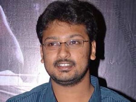 മന്ത്രി അഴഗിരിയുടെ മകന്‍ കീഴടങ്ങി