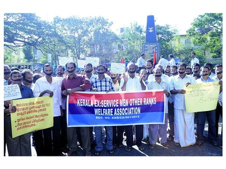 ഏഴിമല : സുരക്ഷാ ജീവനക്കാര്‍ സമരത്തില്‍