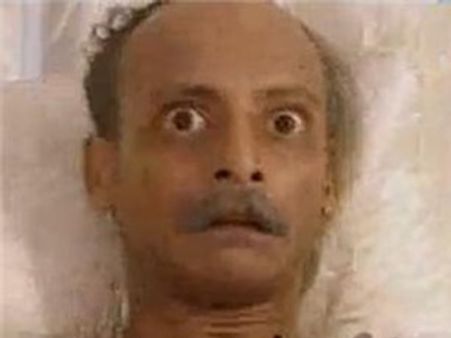 നഗ്നതപ്രദര്‍ശനം: നടന്‍ മണികണ്ഠന്‍ വീണ്ടും കുടുങ്ങി