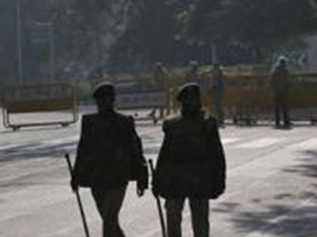 കൊച്ചിയില്‍ പോലിസ് ഡ്യൂട്ടി ഇപ്പോഴും മാനത്തുനോക്കി