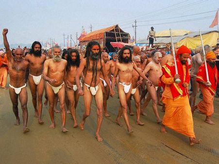 കുംഭമേള, ത്രിവേണി സംഗമത്തില്‍ മുങ്ങാന്‍ കോടികള്‍