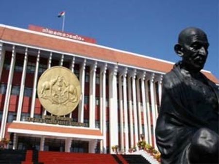 വനിത എംഎല്‍എമാരുടെ സത്യഗ്രഹം മാറ്റിവച്ചു