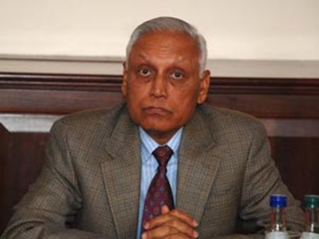 എസ്പി ത്യാഗിയുമായി ചര്‍ച്ച നടത്തി: ഇടനിലക്കാരന്‍