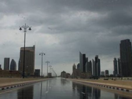 ദുബായില്‍ അപ്രതീക്ഷിത മഴ