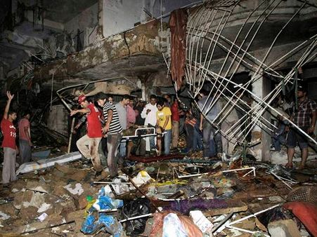 കറാച്ചിയില്‍ ഇരട്ട സ്‌ഫോടനം, 48 മരണം