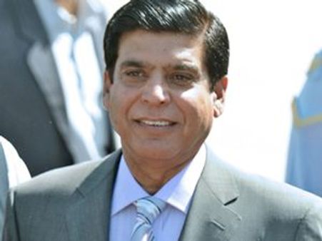 പാക് പ്രധാനമന്ത്രിക്കെതിരെ ദര്‍ഗ മുഖ്യപുരോഹിതന്‍