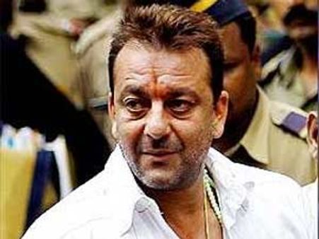 മുംബൈ സ്‌ഫോടനം;സഞ്ജയ് ദത്തിന് 5 വര്‍ഷം തടവ്