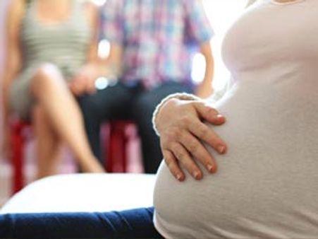 വാടകഗര്‍ഭപാത്രം; പണംതട്ടാന്‍ ശ്രമിക്കുന്നുവെന്ന്