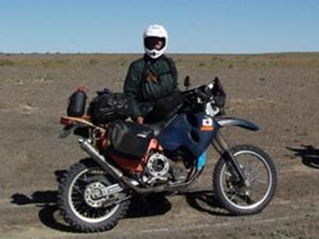 സൗദി പെണ്ണുങ്ങള്‍ക്ക് പാര്‍ക്കില്‍ ബൈക്കോടിക്കാം