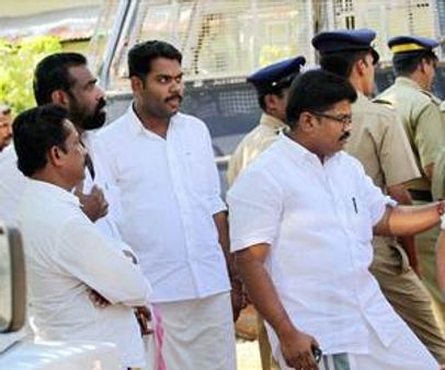 ടിപി വധം, സാക്ഷികളുടെ കൂറുമാറ്റം തലവേദനയാകുന്നു