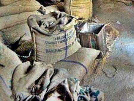 ഒരു രൂപയുടെ അരി, ചാക്ക് മാറ്റിയാല്‍ 35 രൂപ!