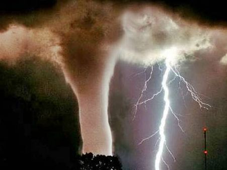 അമേരിക്കയില്‍ കൊടുങ്കാറ്റ്, 51 മരണം