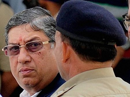 കളി മുംബൈ ലോബിയും ചെന്നൈയും തമ്മില്‍?