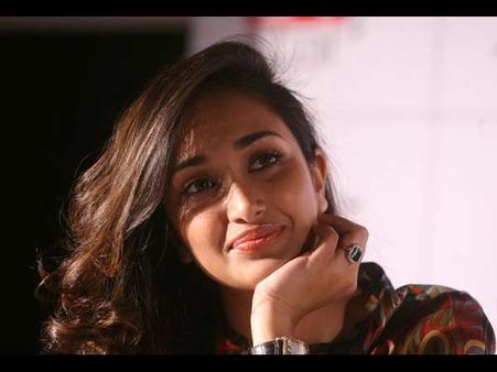 ജിയാഖാന്റെ 12കാരന്‍ ആരാധകന്‍ തൂങ്ങിമരിച്ചു