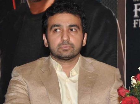 രാജ് കുന്ദ്രയുടെ പാസ്‌പോര്‍ട്ട് പിടിച്ചെടുത്തു