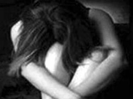 എംബിഎ ഹോസ്റ്റലില്‍ നഗ്നചിത്രങ്ങള്‍ പകര്‍ത്തി