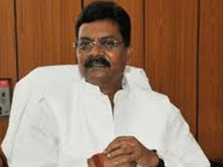 സോണിയാജി പറഞ്ഞാല്‍ കേന്ദ്രമന്ത്രി ചൂലുമെടുക്കും