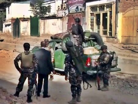 അഫ്ഗാന്‍, കര്‍സായിയുടെ വസതിയ്ക്കുനേരെ ആക്രമണം