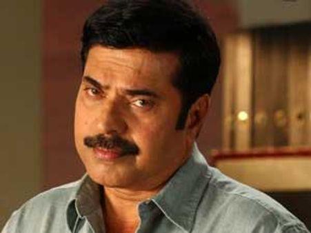 സോളാറില്‍ മമ്മൂട്ടിയെ പെടുത്തേണ്ട: ഫാന്‍സ്