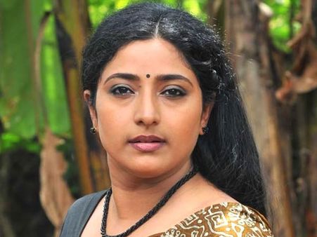 അവിഹിതവും കണ്ണീരും മടുത്തു: പ്രവീണ