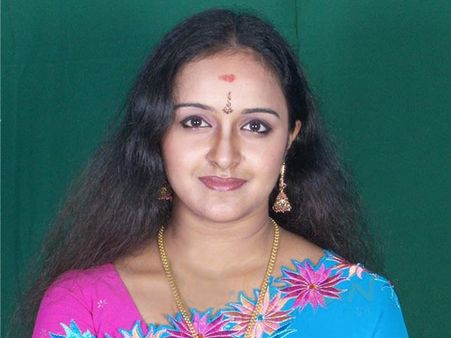 സോളാര്‍: വിവാദങ്ങള്‍ക്കില്ലെന്ന് ശാലുമേനോന്‍