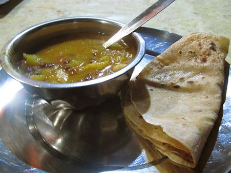 ഭക്ഷണത്തില്‍ പല്ലി; 37 കുട്ടികള്‍ ആസ്പത്രിയില്‍