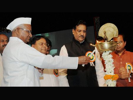 മോഡി വര്‍ഗ്ഗീയവാദിയല്ല: അണ്ണാ ഹസാരെ