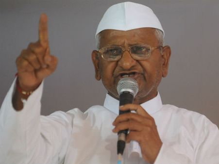 ഹസാരെ തിരുത്തി; മോഡി മതേതരവാദിയല്ല