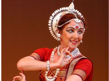 പ്രശസ്ത ഒഡീസിനര്‍ത്തകിയെ ക്ഷേത്രജീവനക്കാര്‍ തല്ലി