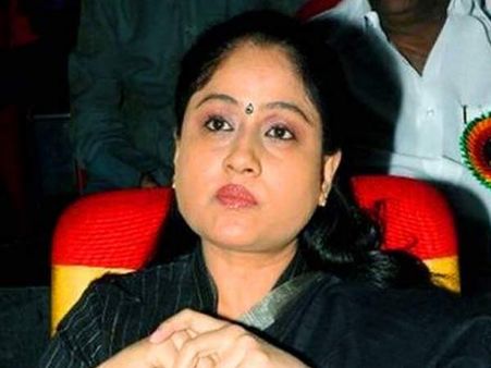 വിജയശാന്തിയെ ടി ആര്‍ എസ് പുറത്താക്കി