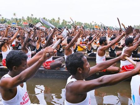 വളളംകളി: അല്ലുഅര്‍ജ്ജുനും ചിരഞ്ജീവിയുംആലപ്പുഴയില്‍