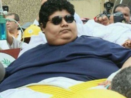 610 കിലോയുള്ള തടിയനെ ആശുപത്രിയിലാക്കി