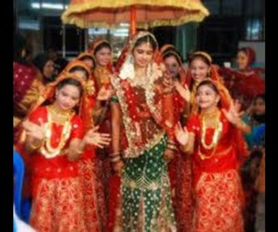 മൊഞ്ചത്തികള്‍ കൈകൊട്ടികയറിയത് ലോകറെക്കോര്‍ഡിലേക്ക്