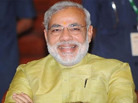 മോഡിയുടെ മുസ്ലീം സഹായിക്കെതിരെ ഫത് വ