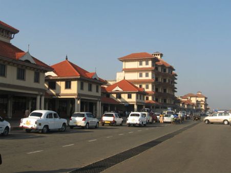 പര്‍ദ്ദയുടെ മറവില്‍ സ്വര്‍ണക്കടത്ത്