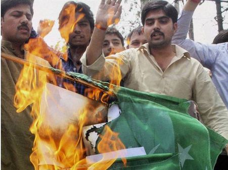 മീററ്റില്‍ സംഘര്‍ഷം, 60 പേര്‍ക്ക് പരിക്ക്