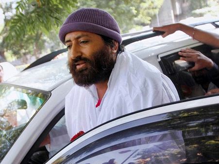 ആശാറാമിന്റെ മകന് നഗ്നനൃത്തം വീക്ക്‌നെസ്?