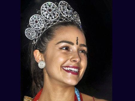 താജ്മഹലില്‍ പരസ്യം; മിസ് യൂണിവേഴ്‌സ് വിവാദത്തില്‍