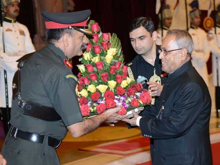 രാഷ്ട്രപതി ടെറിട്ടോറിയല്‍ ആര്‍മിക്കൊപ്പം