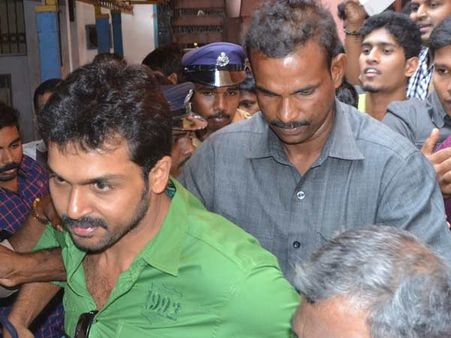 അഴക് രാജക്ക് വേണ്ടി കാര്‍ത്തി തിരുവനന്തപുരത്ത്