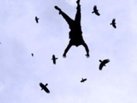 ടെക്കിയുടെ ആത്മഹത്യ, ദുരൂഹത തുടരുന്നു