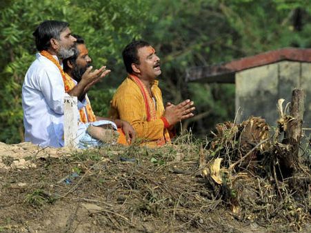 കുഴിക്കാന്‍ തുടങ്ങി;സ്വര്‍ണം കിട്ടുമോ