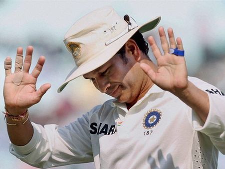 സച്ചിന്‍: 5000 ടിക്കറ്റ് വാങ്ങാന്‍ 2 കോടി പേര്‍!