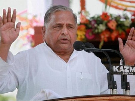 പാര്‍ലമെന്റില്‍ ഇംഗ്ലീഷ് നിരോധിക്കണം: മുലായം