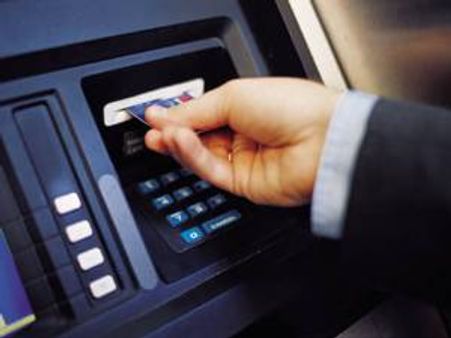 എടിഎമ്മില്‍ പണത്തിനൊപ്പം ഷോക്കും