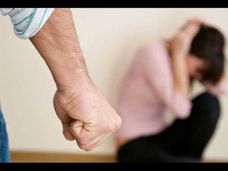 അന്ധവിശ്വാസി, ഭാര്യയോട് ചെയ്ത കൊടുംക്രൂരത