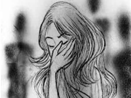 കാമുകനും സുഹൃത്തുക്കളും കൂട്ടബലാത്സംഗം ചെയ്തു 