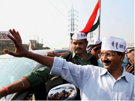 'റോക്ക് ഷോ' കെജ്രിവാളിന് തെര.കമ്മീഷന്‍ നോട്ടീസ്